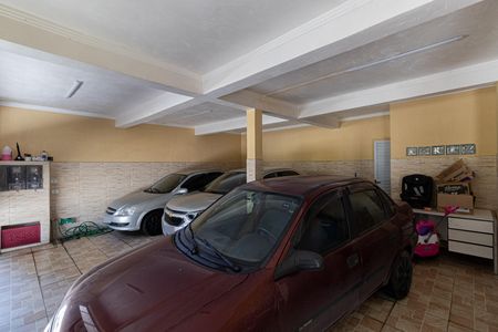 Garagem de casa à venda com 3 quartos, 234m² em Vila Londrina, São Paulo
