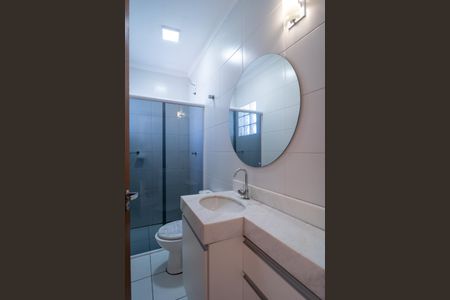 Casa de condomínio para alugar com 120m², 4 quartos e 3 vagas Casa de condomínio para alugar com 120m², 4 quartos e 3 vagasBanheiro da Suíte 2