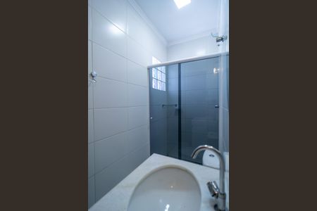 Casa de condomínio para alugar com 120m², 4 quartos e 3 vagas Casa de condomínio para alugar com 120m², 4 quartos e 3 vagasBanheiro da Suíte 2