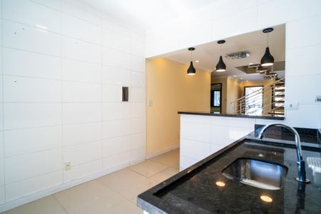 Casa de condomínio para alugar com 120m², 4 quartos e 3 vagas Casa de condomínio para alugar com 120m², 4 quartos e 3 vagasCozinha
