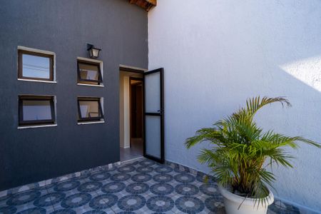 Casa de condomínio para alugar com 120m², 4 quartos e 3 vagas Casa de condomínio para alugar com 120m², 4 quartos e 3 vagasVaranda