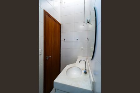 Casa de condomínio para alugar com 120m², 4 quartos e 3 vagas Casa de condomínio para alugar com 120m², 4 quartos e 3 vagasBanheiro da Suíte 1