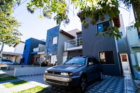 Casa de condomínio para alugar com 120m², 4 quartos e 3 vagas Casa de condomínio para alugar com 120m², 4 quartos e 3 vagasFachada