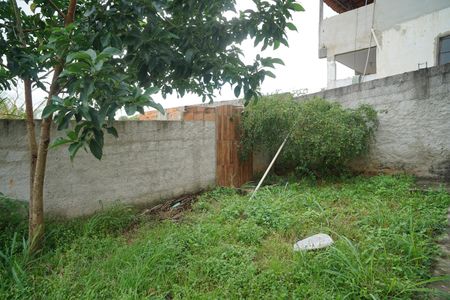 Quintal de casa para alugar com 2 quartos, 50m² em Itaipuaçu, Maricá