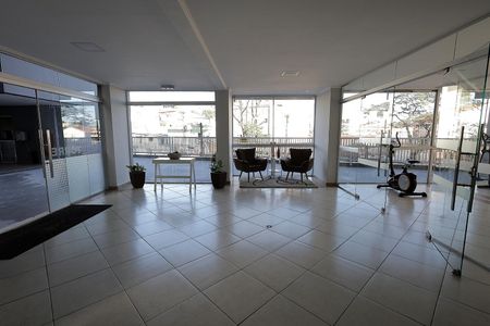 Apartamento à venda com 60m², 2 quartos e 1 vaga Apartamento à venda com 60m², 2 quartos e 1 vagaHall social