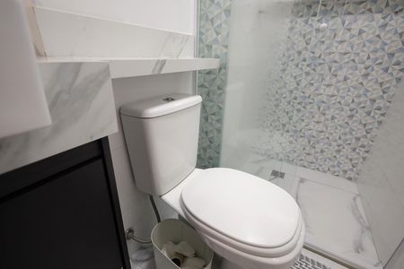 Apartamento à venda com 60m², 2 quartos e 1 vaga Apartamento à venda com 60m², 2 quartos e 1 vagaBanheiro