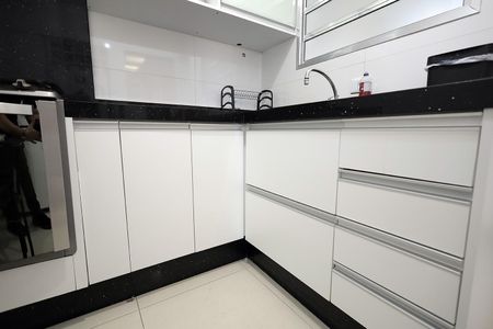 Apartamento à venda com 60m², 2 quartos e 1 vaga Apartamento à venda com 60m², 2 quartos e 1 vagaCozinha