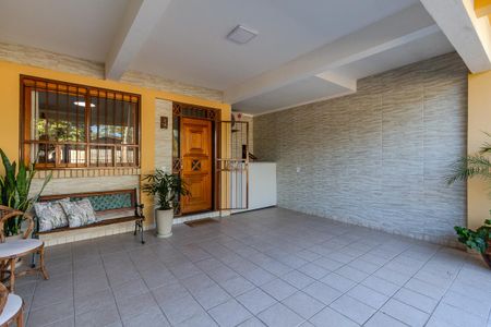 Casa à venda com 174m², 4 quartos e 2 vagas Casa à venda com 174m², 4 quartos e 2 vagasGaragem