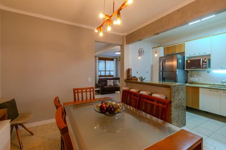 Casa à venda com 174m², 4 quartos e 2 vagas Casa à venda com 174m², 4 quartos e 2 vagasSala de Jantar