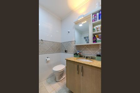 Casa à venda com 174m², 4 quartos e 2 vagas Casa à venda com 174m², 4 quartos e 2 vagasBanheiro Social