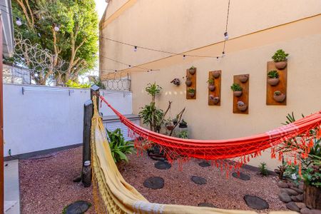 Casa à venda com 174m², 4 quartos e 2 vagas Casa à venda com 174m², 4 quartos e 2 vagasQuintal