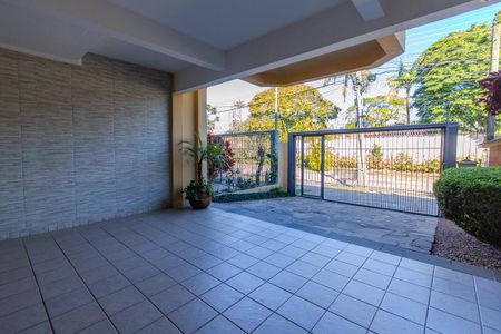 Casa à venda com 174m², 4 quartos e 2 vagas Casa à venda com 174m², 4 quartos e 2 vagasGaragem