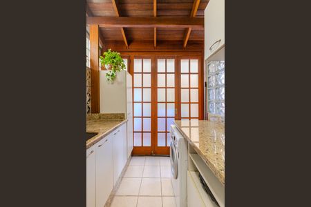 Casa à venda com 174m², 4 quartos e 2 vagas Casa à venda com 174m², 4 quartos e 2 vagasÁrea de Serviço