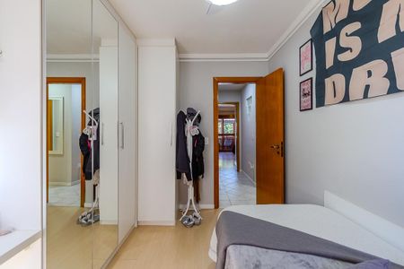 Casa à venda com 174m², 4 quartos e 2 vagas Casa à venda com 174m², 4 quartos e 2 vagasQuarto 1