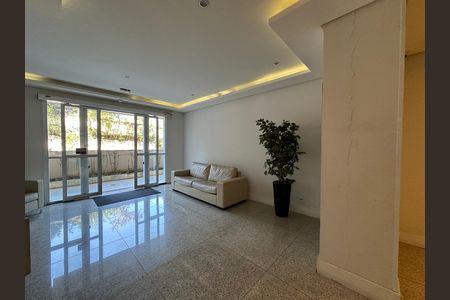Hall de entrada de apartamento para alugar com 1 quarto, 70m² em Alphaville Residencial Um, Barueri