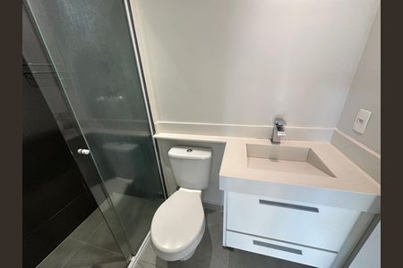Banheiro da Suíte de apartamento para alugar com 1 quarto, 70m² em Alphaville Residencial Um, Barueri