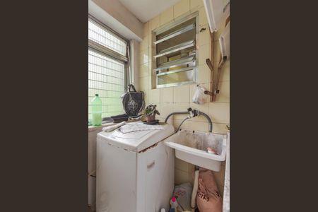Apartamento à venda com 60m², 2 quartos e sem vaga Apartamento à venda com 60m², 2 quartos e sem vagaCozinha e Área de Serviço