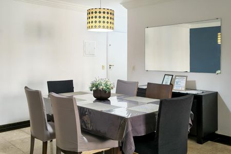 Apartamento para alugar com 100m², 2 quartos e 1 vaga Apartamento para alugar com 100m², 2 quartos e 1 vagaSala
