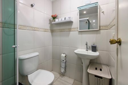 Apartamento para alugar com 100m², 2 quartos e 1 vaga Apartamento para alugar com 100m², 2 quartos e 1 vagaBanheiro da Suíte 1