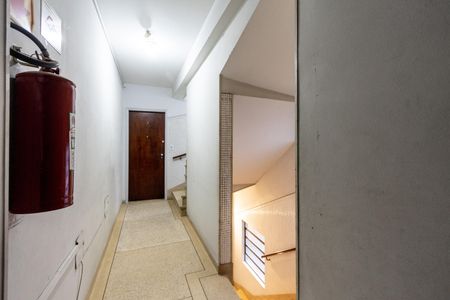 Apartamento para alugar com 90m², 2 quartos e sem vaga Apartamento para alugar com 90m², 2 quartos e sem vagaHall do Andar