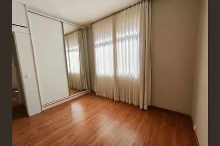 Apartamento à venda com 117m², 3 quartos e 1 vagaQuarto 
