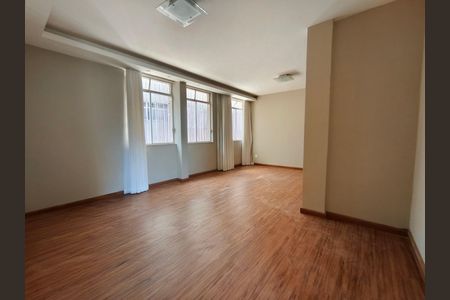 Apartamento à venda com 117m², 3 quartos e 1 vagaSala 