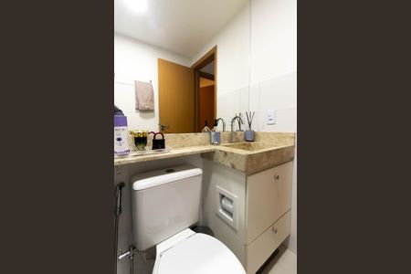 Banheiro de apartamento para alugar com 2 quartos, 42m² em Vila Lage, São Gonçalo