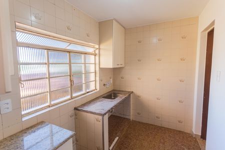 Casa para alugar com 200m², 2 quartos e 2 vagas Casa para alugar com 200m², 2 quartos e 2 vagasCozinha