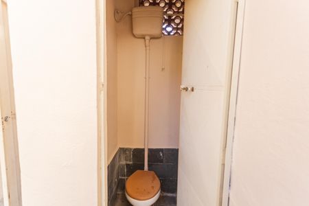 Casa para alugar com 200m², 2 quartos e 2 vagas Casa para alugar com 200m², 2 quartos e 2 vagasBanheiro de serviço
