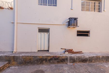 Casa para alugar com 200m², 2 quartos e 2 vagas Casa para alugar com 200m², 2 quartos e 2 vagasPorão no Quintal