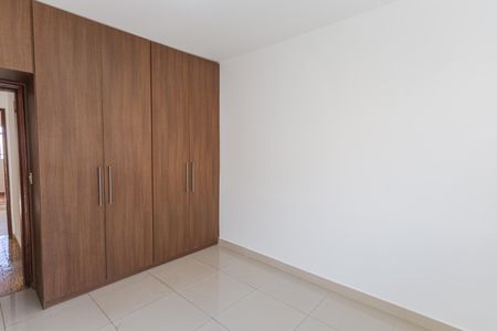 Casa para alugar com 200m², 2 quartos e 2 vagas Casa para alugar com 200m², 2 quartos e 2 vagasQuarto