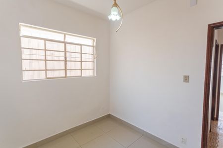 Casa para alugar com 200m², 2 quartos e 2 vagas Casa para alugar com 200m², 2 quartos e 2 vagasSuíte