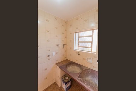 Área de Serviço de casa para alugar com 2 quartos, 200m² em Esplanada, Belo Horizonte