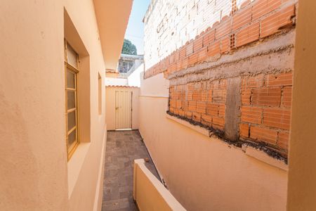 Casa para alugar com 200m², 2 quartos e 2 vagas Casa para alugar com 200m², 2 quartos e 2 vagasEntrada Lateral