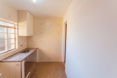 Cozinha de casa para alugar com 2 quartos, 200m² em Esplanada, Belo Horizonte