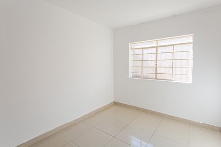 Casa para alugar com 200m², 2 quartos e 2 vagas Casa para alugar com 200m², 2 quartos e 2 vagasQuarto