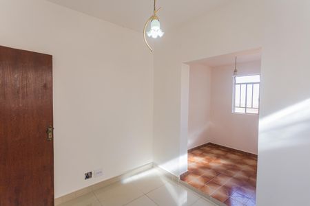Casa para alugar com 200m², 2 quartos e 2 vagas Casa para alugar com 200m², 2 quartos e 2 vagasSuíte