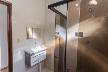 Casa para alugar com 200m², 2 quartos e 2 vagas Casa para alugar com 200m², 2 quartos e 2 vagasBanheiro social