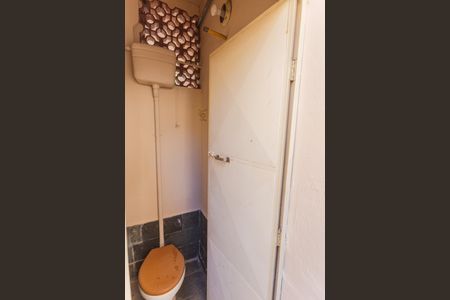 Casa para alugar com 200m², 2 quartos e 2 vagas Casa para alugar com 200m², 2 quartos e 2 vagasBanheiro de serviço