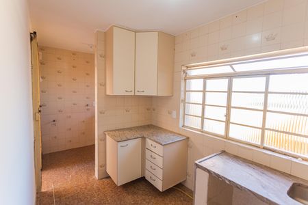 Cozinha de casa para alugar com 2 quartos, 200m² em Esplanada, Belo Horizonte
