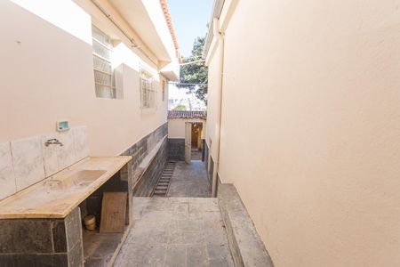 Casa para alugar com 200m², 2 quartos e 2 vagas Casa para alugar com 200m², 2 quartos e 2 vagasAcesso ao Quintal