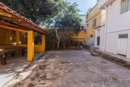 Casa para alugar com 200m², 2 quartos e 2 vagas Casa para alugar com 200m², 2 quartos e 2 vagasQuintal