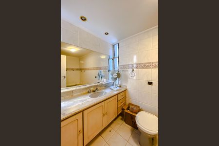 Apartamento à venda com 157m², 3 quartos e 1 vaga Apartamento à venda com 157m², 3 quartos e 1 vagaBanheiro da Suíte