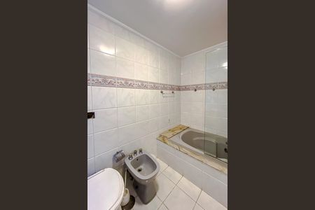 Apartamento à venda com 157m², 3 quartos e 1 vaga Apartamento à venda com 157m², 3 quartos e 1 vagaBanheiro da Suíte