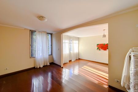 Apartamento à venda com 157m², 3 quartos e 1 vaga Apartamento à venda com 157m², 3 quartos e 1 vagaSala