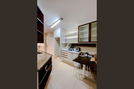 Apartamento à venda com 157m², 3 quartos e 1 vaga Apartamento à venda com 157m², 3 quartos e 1 vagaCozinha