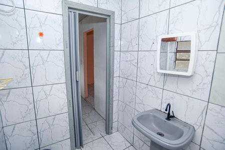 Banheiro de casa para alugar com 2 quartos, 40m² em São Lucas, Viamão