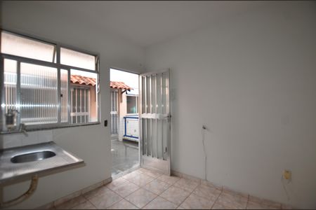 Sala/ Quarto de kitnet/studio para alugar com 1 quarto, 30m² em Bento Ribeiro, Rio de Janeiro