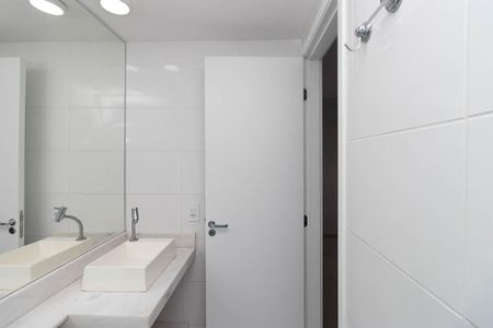 Banheiro de apartamento para alugar com 2 quartos, 44m² em Vila Gustavo, São Paulo