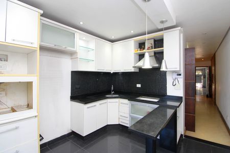 Casa à venda com 2147483650m², 2 quartos e 2 vagas Casa à venda com 2147483650m², 2 quartos e 2 vagasCozinha